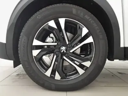 Photo 12 Peugeot 2008  PureTech 100 S&S BVM6