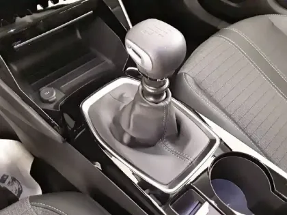 Photo 13 Peugeot 2008  PureTech 100 S&S BVM6