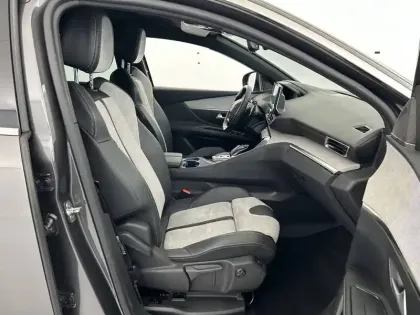 Photo 13 Peugeot 3008  Hybrid 225 e-EAT8