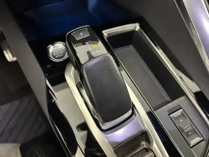 Photo 12 Peugeot 3008  Hybrid 225 e-EAT8