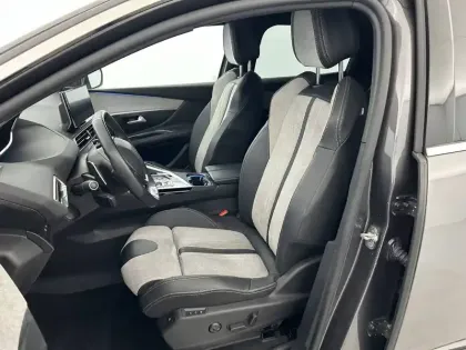 Photo 8 Peugeot 3008  Hybrid 225 e-EAT8