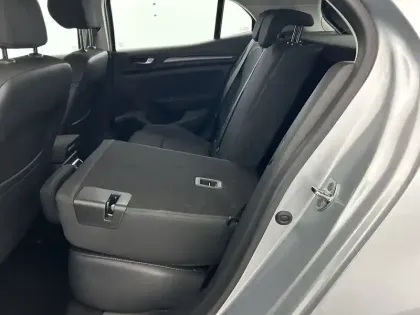 Photo 19 Renault Megane Mégane IV Berline Blue dCi 115 - 21B