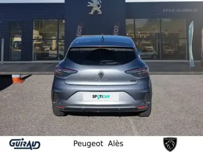 Photo 46 Renault Clio  E-Tech full hybrid 145