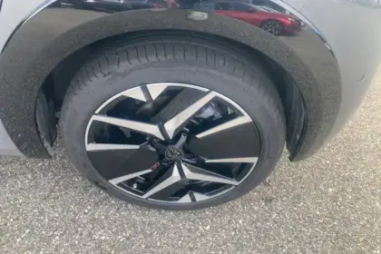 Photo 10 Peugeot 208  Hybrid 136 e-DCS6