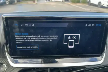 Photo 69 Peugeot 208  Hybrid 136 e-DCS6