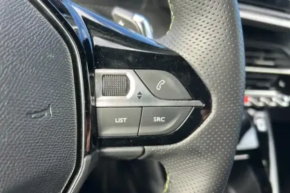 Photo 63 Peugeot 208  Hybrid 136 e-DCS6