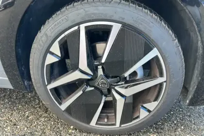 Photo 59 Peugeot 208  Hybrid 136 e-DCS6