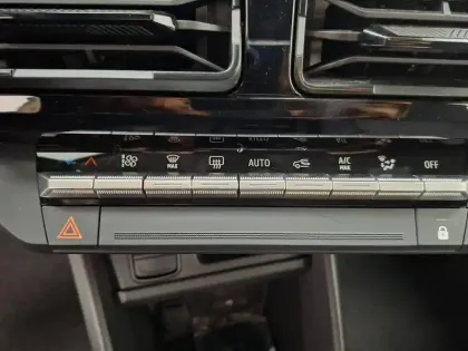 Photo 31 Renault 4 Renault  E-Tech Electrique 120 ch autonomie urbaine