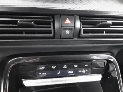 Photo 21 Citroën C3  Turbo 100 ch BVM6