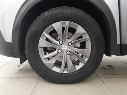 Photo 12 Peugeot 2008  PureTech 100 S&S BVM6