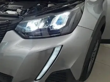 Photo 15 Peugeot 2008  PureTech 100 S&S BVM6