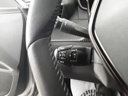 Photo 22 Peugeot 2008  PureTech 100 S&S BVM6