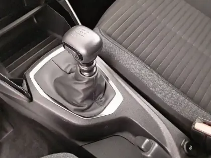 Photo 13 Peugeot 2008  PureTech 100 S&S BVM6