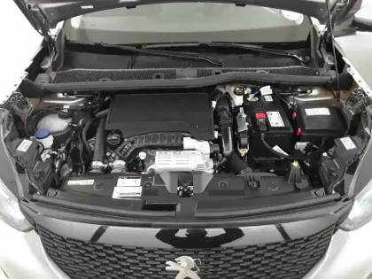 Photo 25 Peugeot 2008  PureTech 100 S&S BVM6