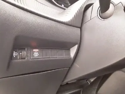 Photo 23 Peugeot 2008  PureTech 100 S&S BVM6