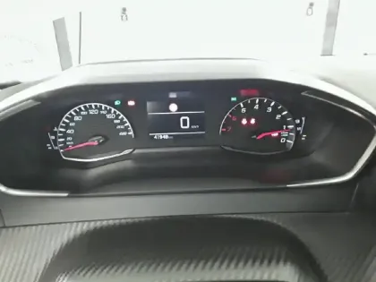 Photo 9 Peugeot 2008  PureTech 100 S&S BVM6