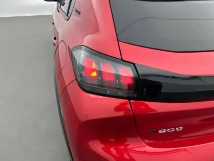 Photo 16 Peugeot 208  Electrique 50 kWh 136ch