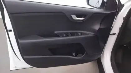 Photo 24 Kia Stonic  1.0 T-GDi 100 ch BVM6