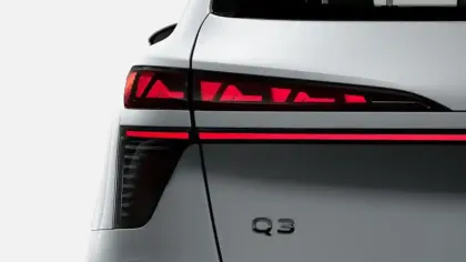 Photo 18 Audi Q3 Gén. III Ph1 S line 5