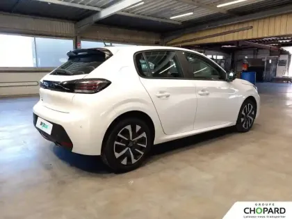 Photo 98 Peugeot 208  PureTech 100 S&S BVM6