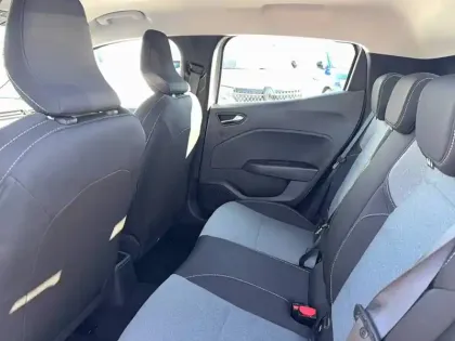 Photo 33 Renault Clio  E-Tech full hybrid 145 ch GSR2