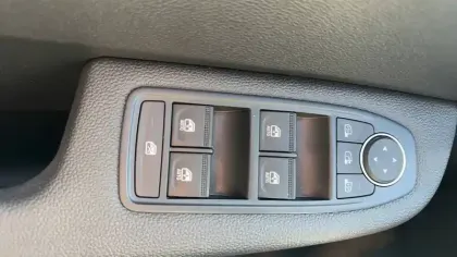 Photo 76 Mitsubishi Colt  1.6 MPI HEV 143