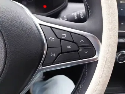 Photo 120 Mitsubishi Colt  1.6 MPI HEV 143