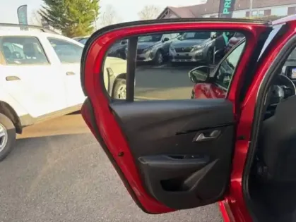 Photo 10 Peugeot 208  Hybrid 110 e-DCS6