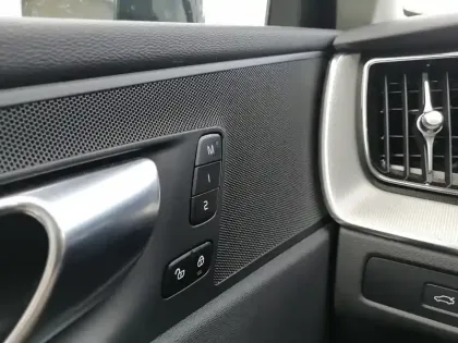 Photo 15 Volvo Xc60  T6 AWD Hybride rechargeable 253 ch+145 ch Geartronic 8