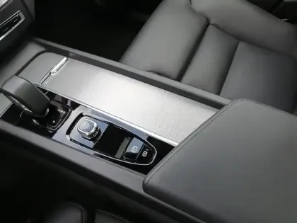 Photo 18 Volvo Xc60  T6 AWD Hybride rechargeable 253 ch+145 ch Geartronic 8