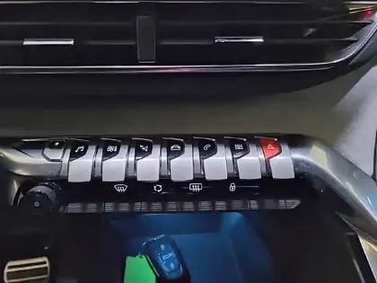 Photo 25 Peugeot 3008  Hybrid 225 e-EAT8