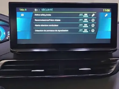 Photo 21 Peugeot 3008  Hybrid 225 e-EAT8