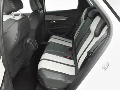 Photo 11 Peugeot 3008  Hybrid 225 e-EAT8