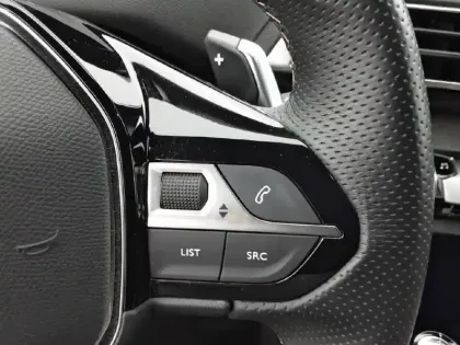 Photo 21 Peugeot 3008  Hybrid 225 e-EAT8