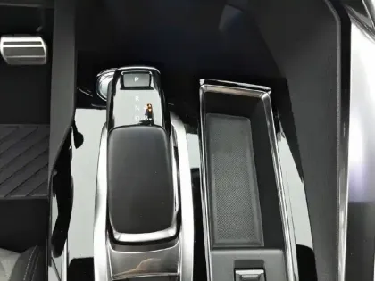 Photo 13 Peugeot 3008  Hybrid 225 e-EAT8