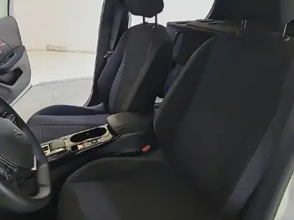 Photo 44 Peugeot 208  ELECTRIQUE 50 KWH 136