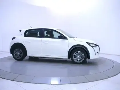 Photo 35 Peugeot 208  ELECTRIQUE 50 KWH 136