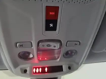 Photo 25 Peugeot 208  ELECTRIQUE 50 KWH 136