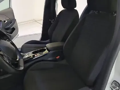 Photo 12 Peugeot 208  ELECTRIQUE 50 KWH 136