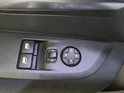 Photo 30 Peugeot 208  ELECTRIQUE 50 KWH 136