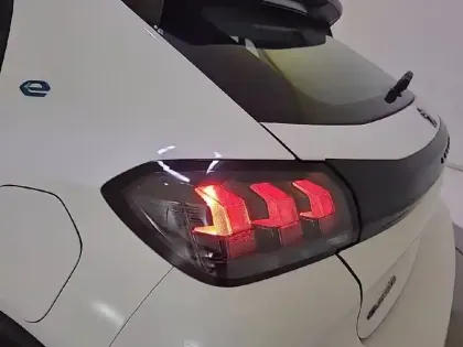 Photo 50 Peugeot 208  ELECTRIQUE 50 KWH 136