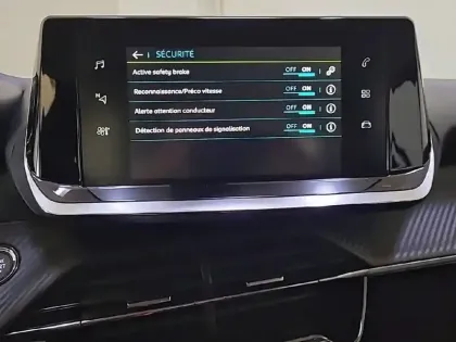 Photo 8 Peugeot 208  ELECTRIQUE 50 KWH 136