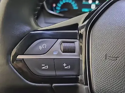 Photo 29 Peugeot 208  ELECTRIQUE 50 KWH 136