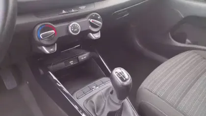 Photo 15 Kia Stonic  1.0 T-GDi 100 ch BVM6