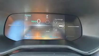 Photo 12 Renault Clio  E-Tech full hybrid 145