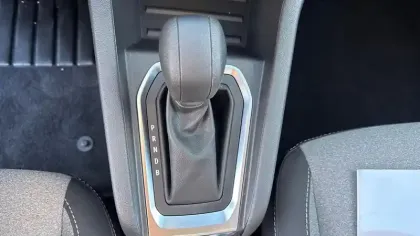 Photo 16 Renault Clio  E-Tech full hybrid 145