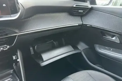 Photo 19 Peugeot 208  PureTech 100 S&S BVM6