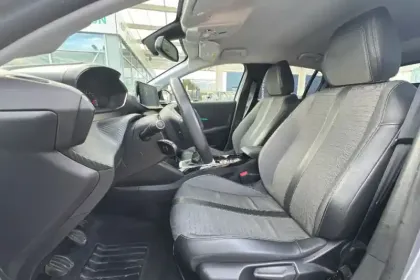 Photo 8 Peugeot 208  PureTech 100 S&S BVM6