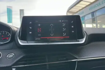 Photo 15 Peugeot 208  PureTech 100 S&S BVM6