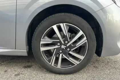 Photo 26 Peugeot 208  PureTech 100 S&S BVM6